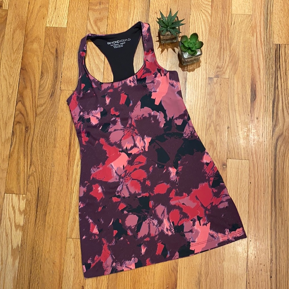 Beyond Yoga Tank Top Shirt Floral Flowers Size XS Black Purple Pink